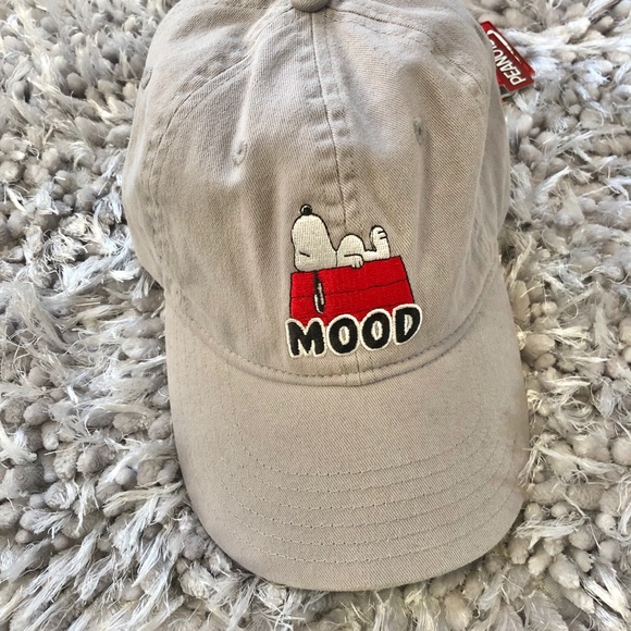 snoopy mood hat